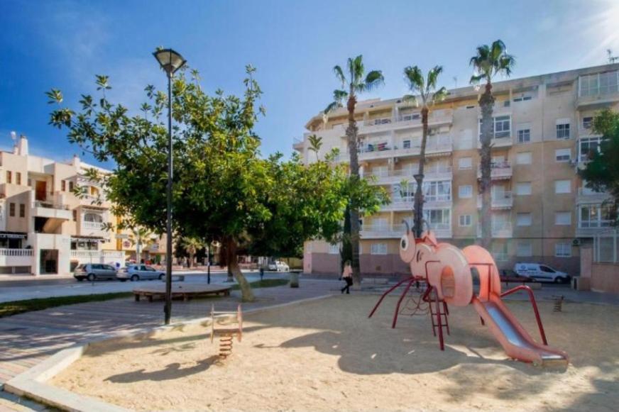 Apartamento Los Gases Torrevieja Exteriör bild