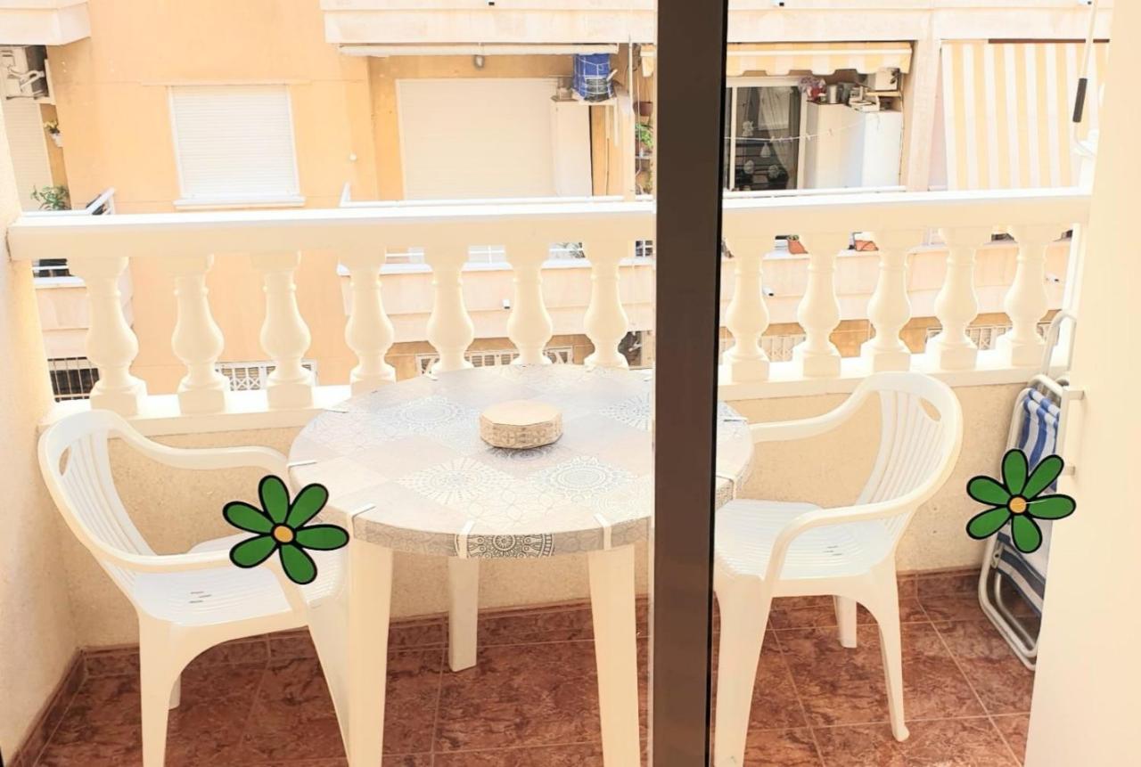 Apartamento Los Gases Torrevieja Exteriör bild